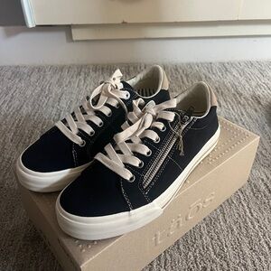 Never Worn Taos Sneakers